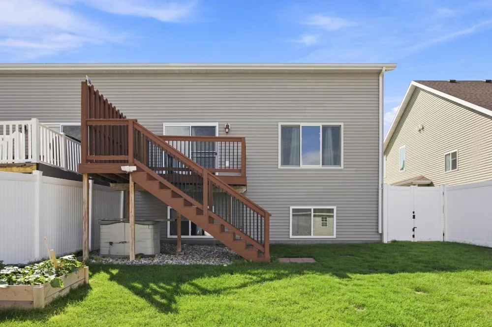 454 Foxtail Drive E West Fargo, ND 58078