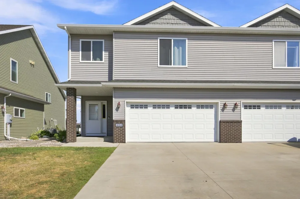454 Foxtail Drive E West Fargo, ND 58078