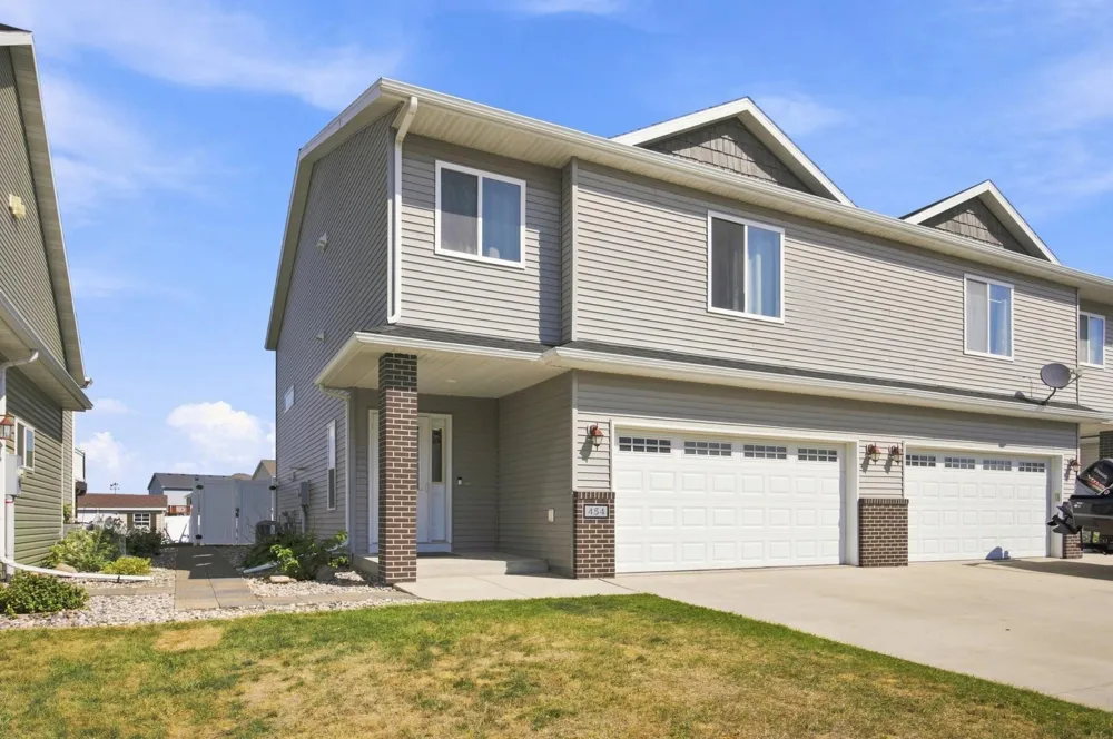 454 Foxtail Drive E West Fargo, ND 58078