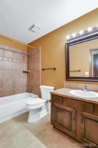 9225 W Jewell Place #105 Lakewood, CO 80227