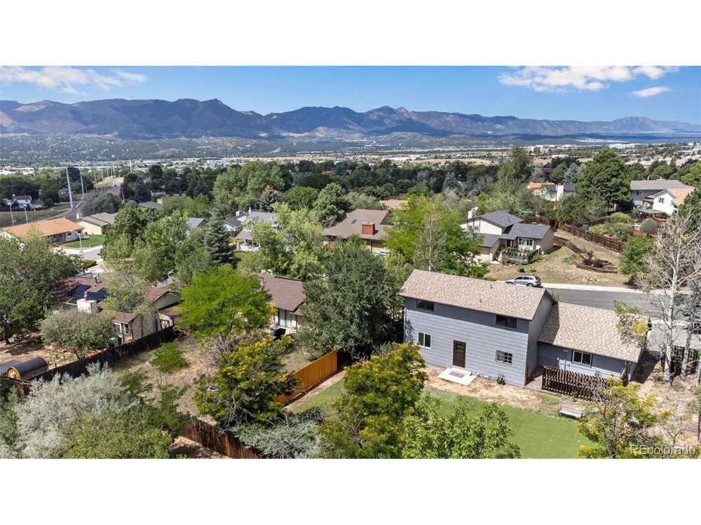 2366 Distinctive Drive Colorado Springs, CO 80920