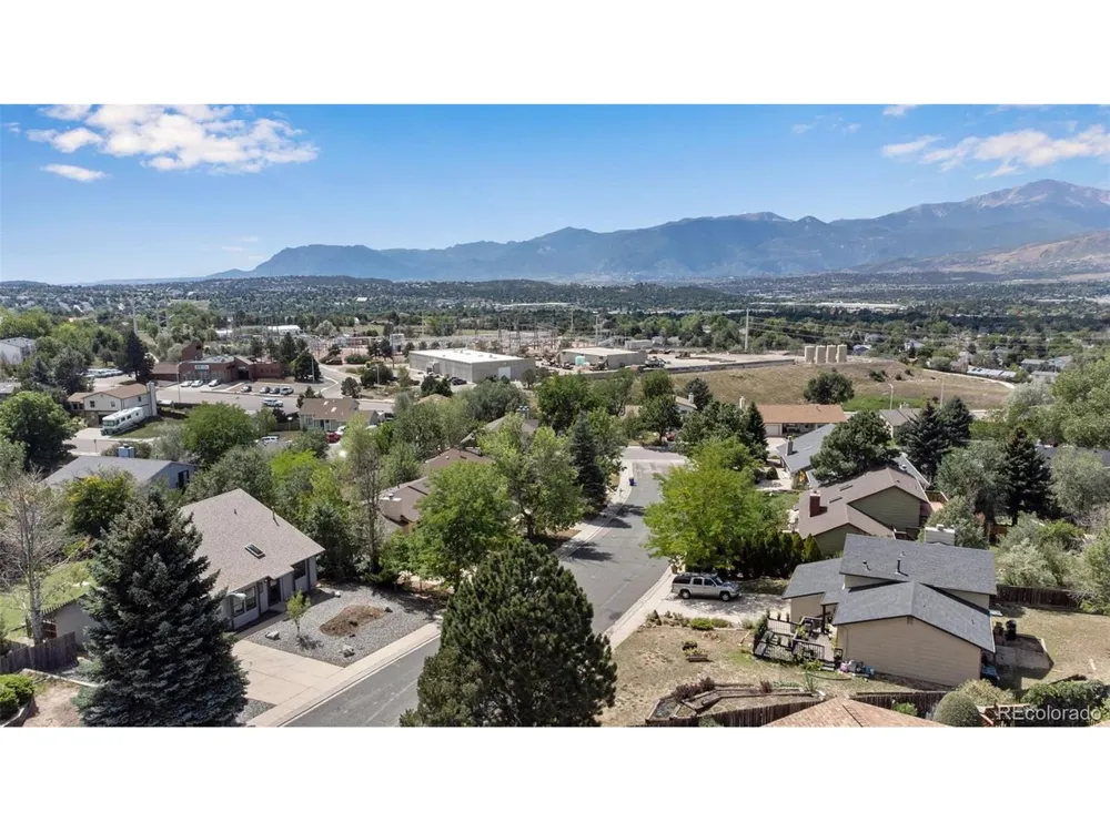 2366 Distinctive Drive Colorado Springs, CO 80920