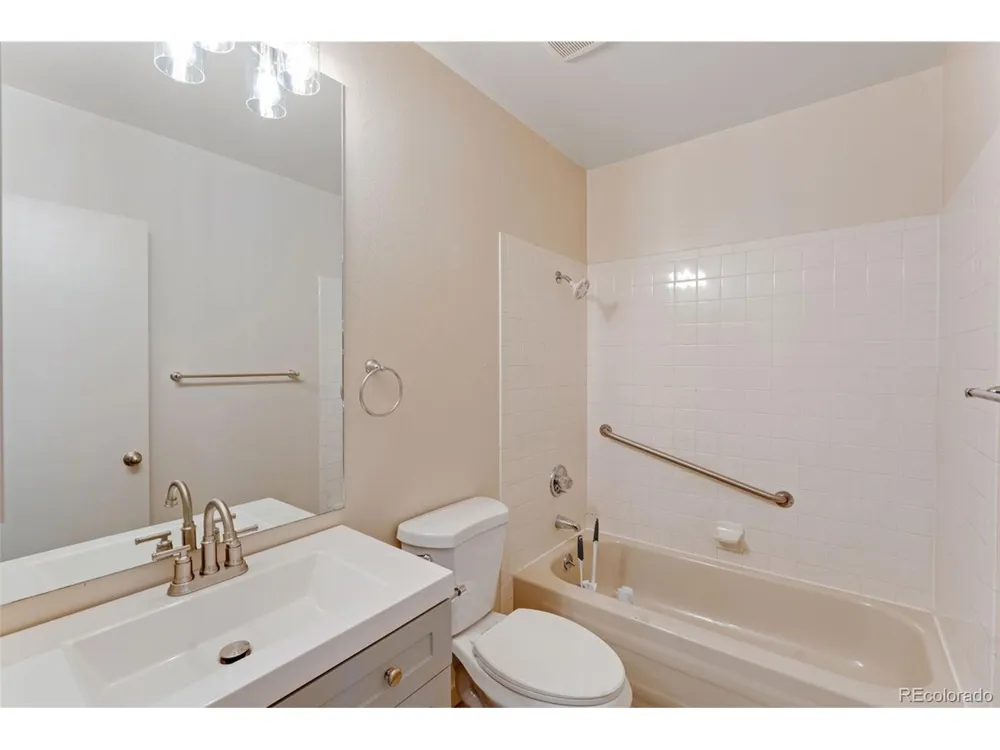 2366 Distinctive Drive Colorado Springs, CO 80920