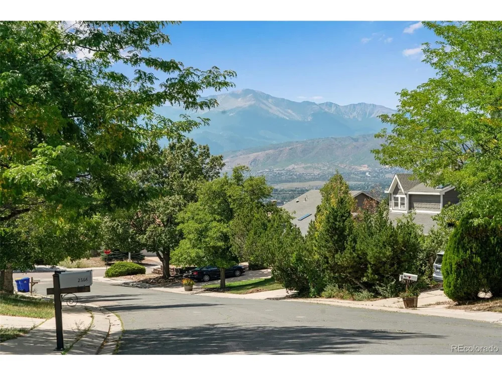2366 Distinctive Drive Colorado Springs, CO 80920