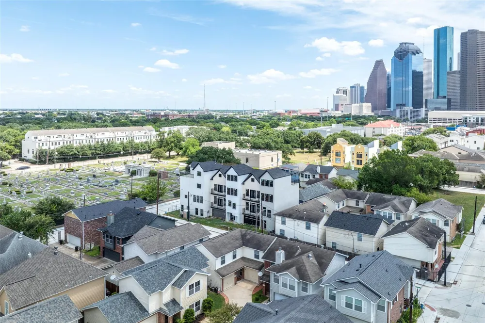 1304 Robin Street Houston, TX 77019