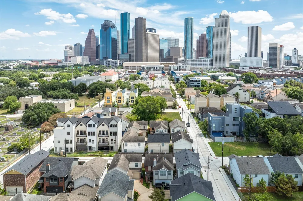 1304 Robin Street Houston, TX 77019
