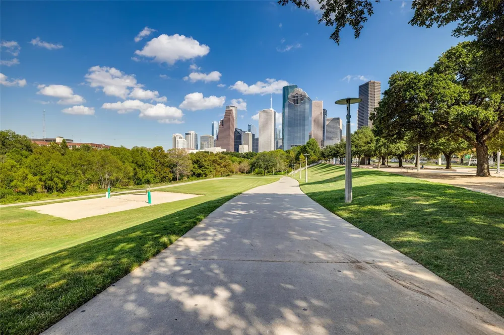 1304 Robin Street Houston, TX 77019