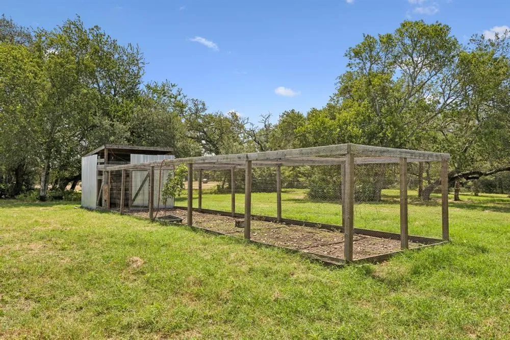 1034 County Road 202 Paige, TX 78659