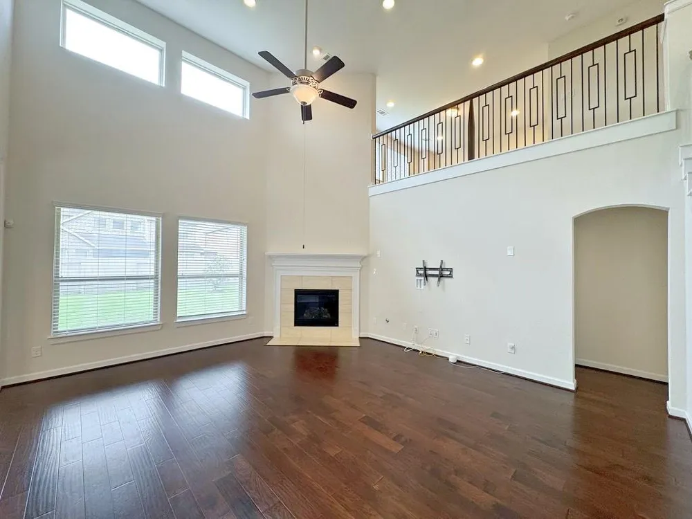 2514 Deerwood Heights Lane Manvel, TX 77578