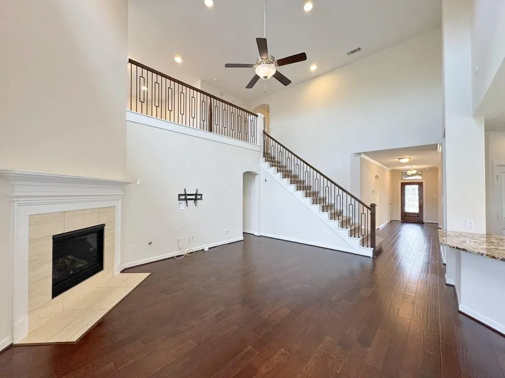 2514 Deerwood Heights Lane Manvel, TX 77578