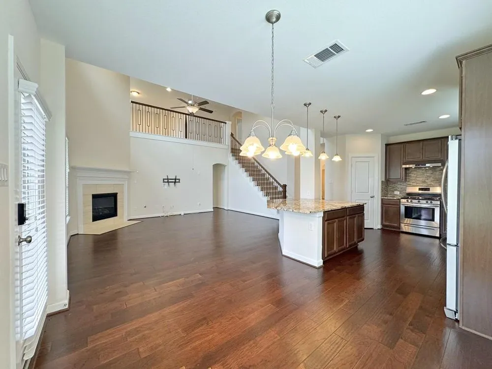 2514 Deerwood Heights Lane Manvel, TX 77578
