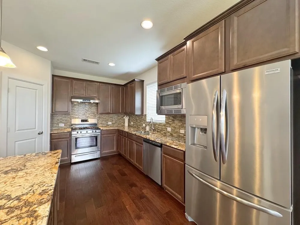 2514 Deerwood Heights Lane Manvel, TX 77578