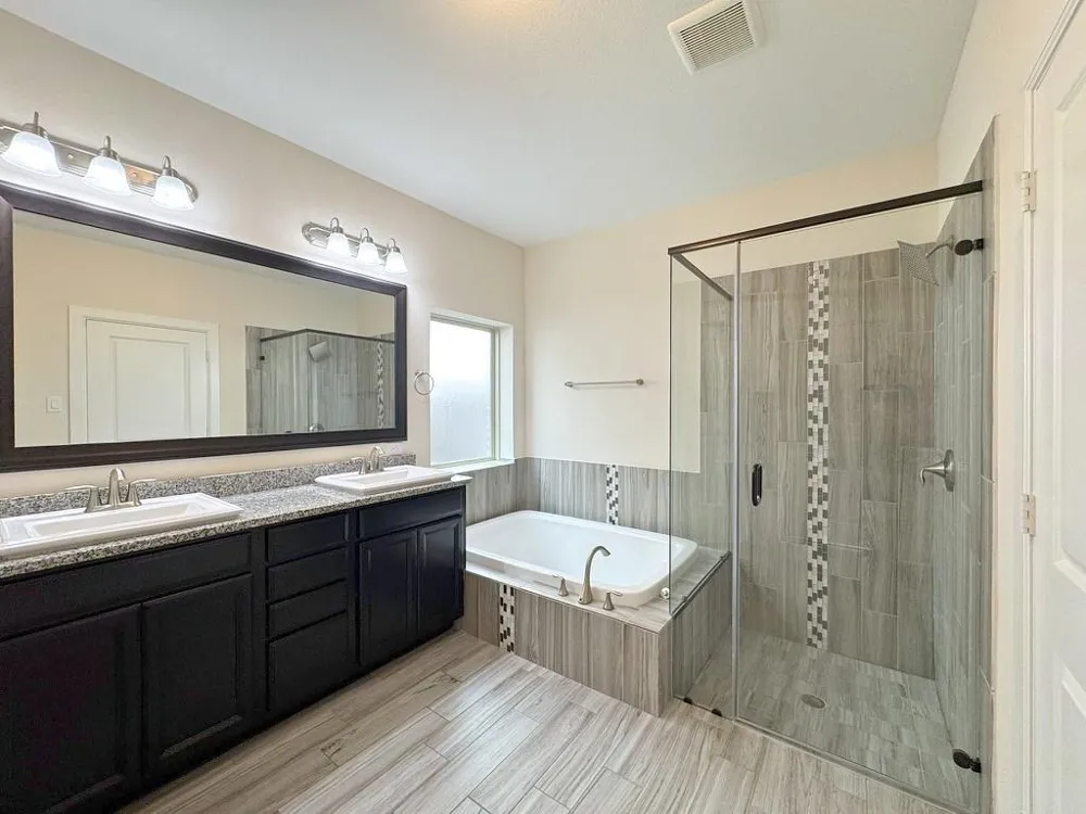 2514 Deerwood Heights Lane Manvel, TX 77578