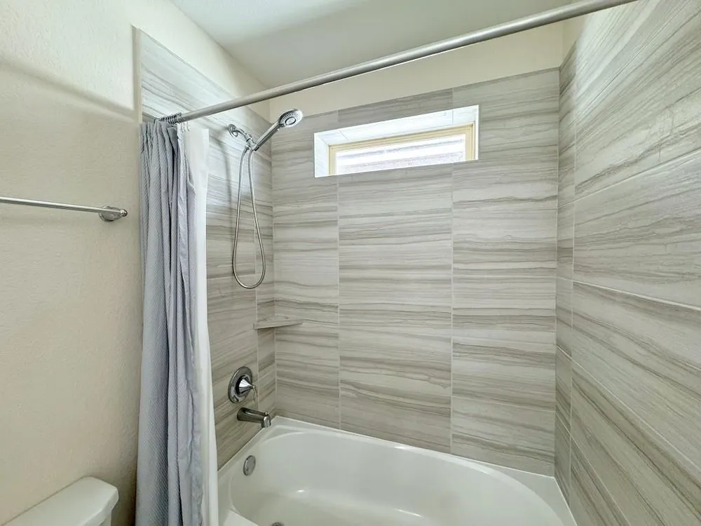 2514 Deerwood Heights Lane Manvel, TX 77578