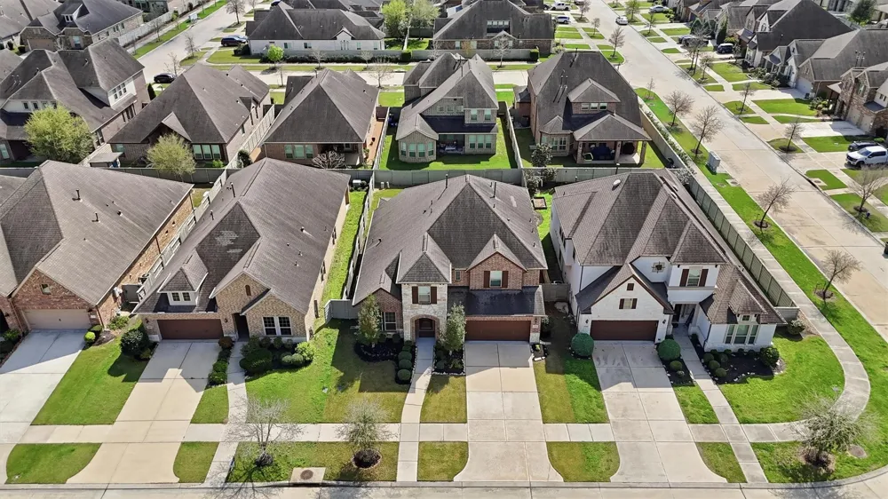 2514 Deerwood Heights Lane Manvel, TX 77578