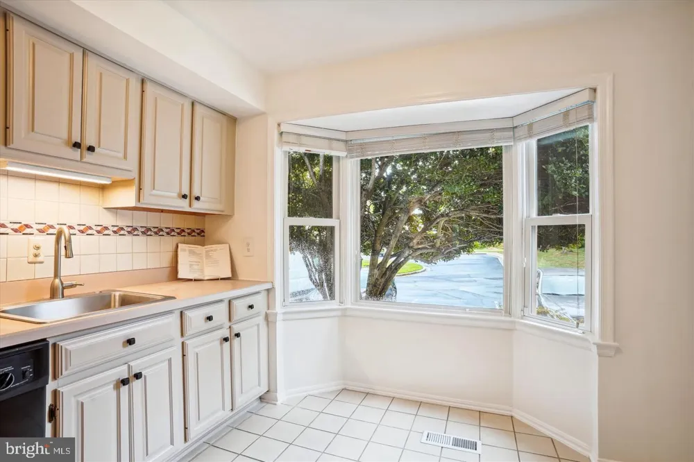 7768 HEATHERTON LANE Potomac, MD 20854