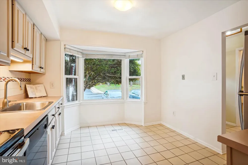 7768 HEATHERTON LANE Potomac, MD 20854