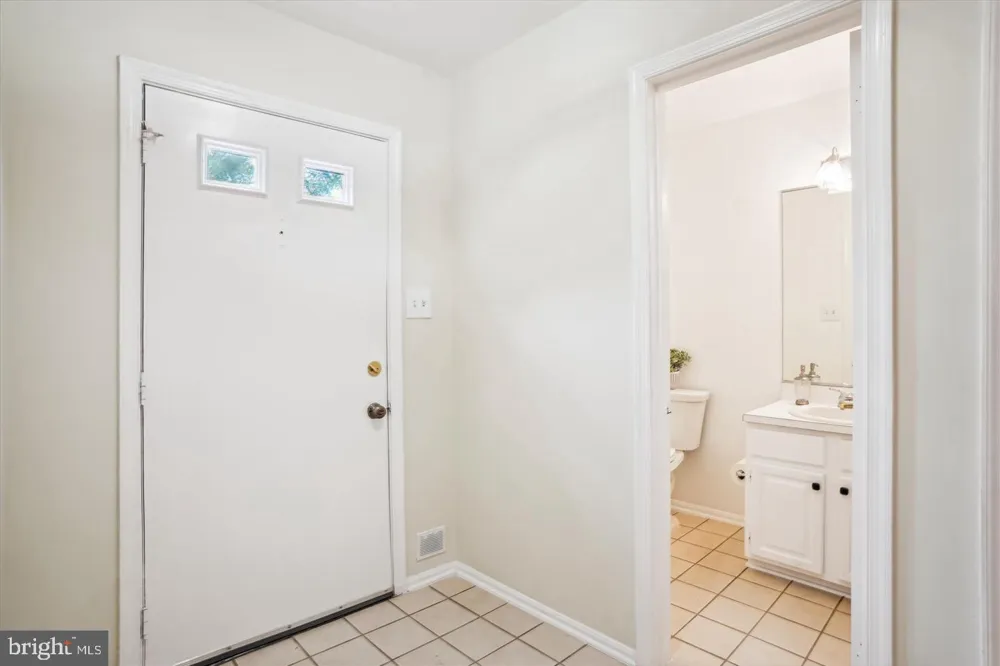7768 HEATHERTON LANE Potomac, MD 20854
