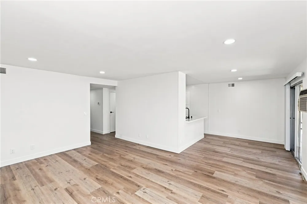 20317 Jersey Lakewood, CA 90715