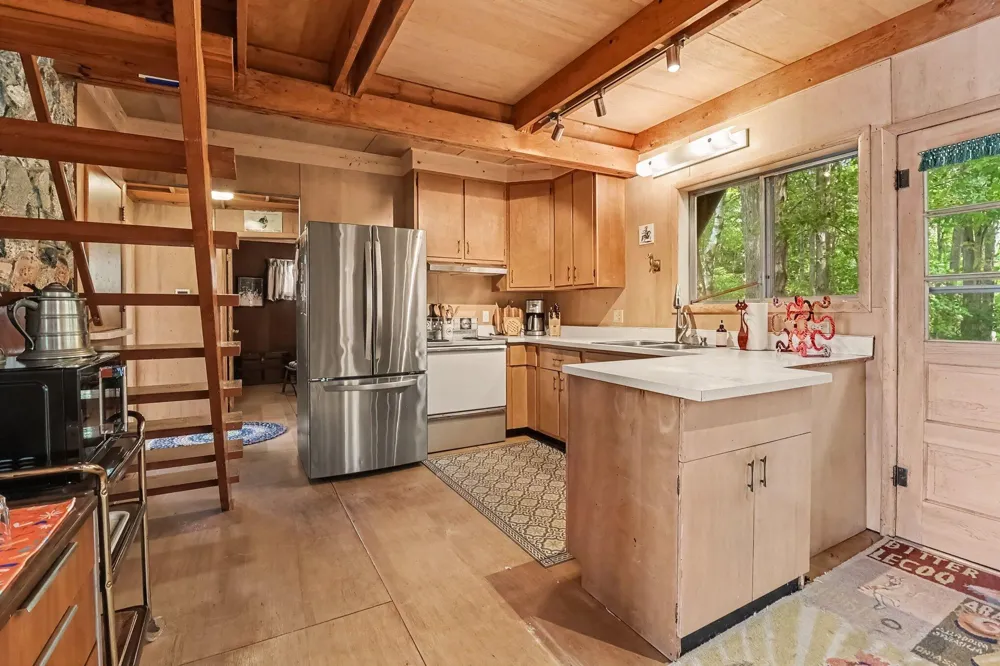 4712 W Fox Farm Road Manistee, MI 49660