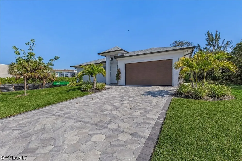 Pine Street Naples, FL 34112