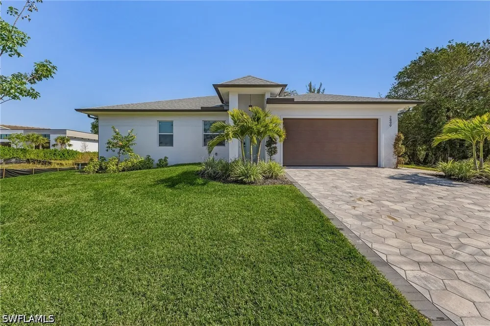 Pine Street Naples, FL 34112