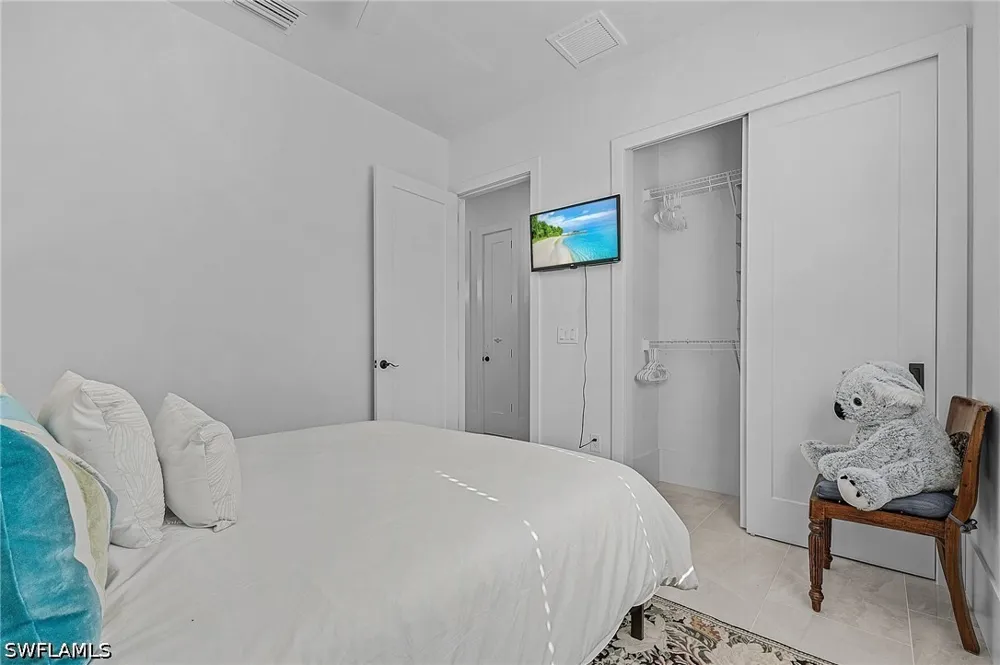 Pine Street Naples, FL 34112