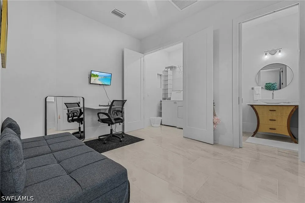 Pine Street Naples, FL 34112