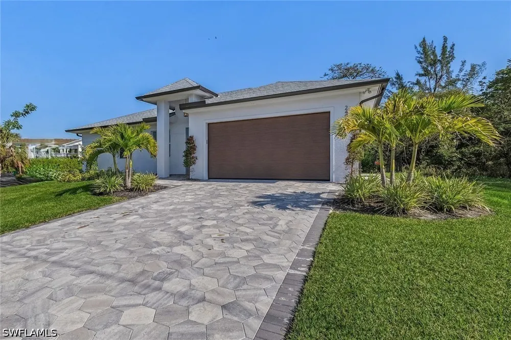 Pine Street Naples, FL 34112
