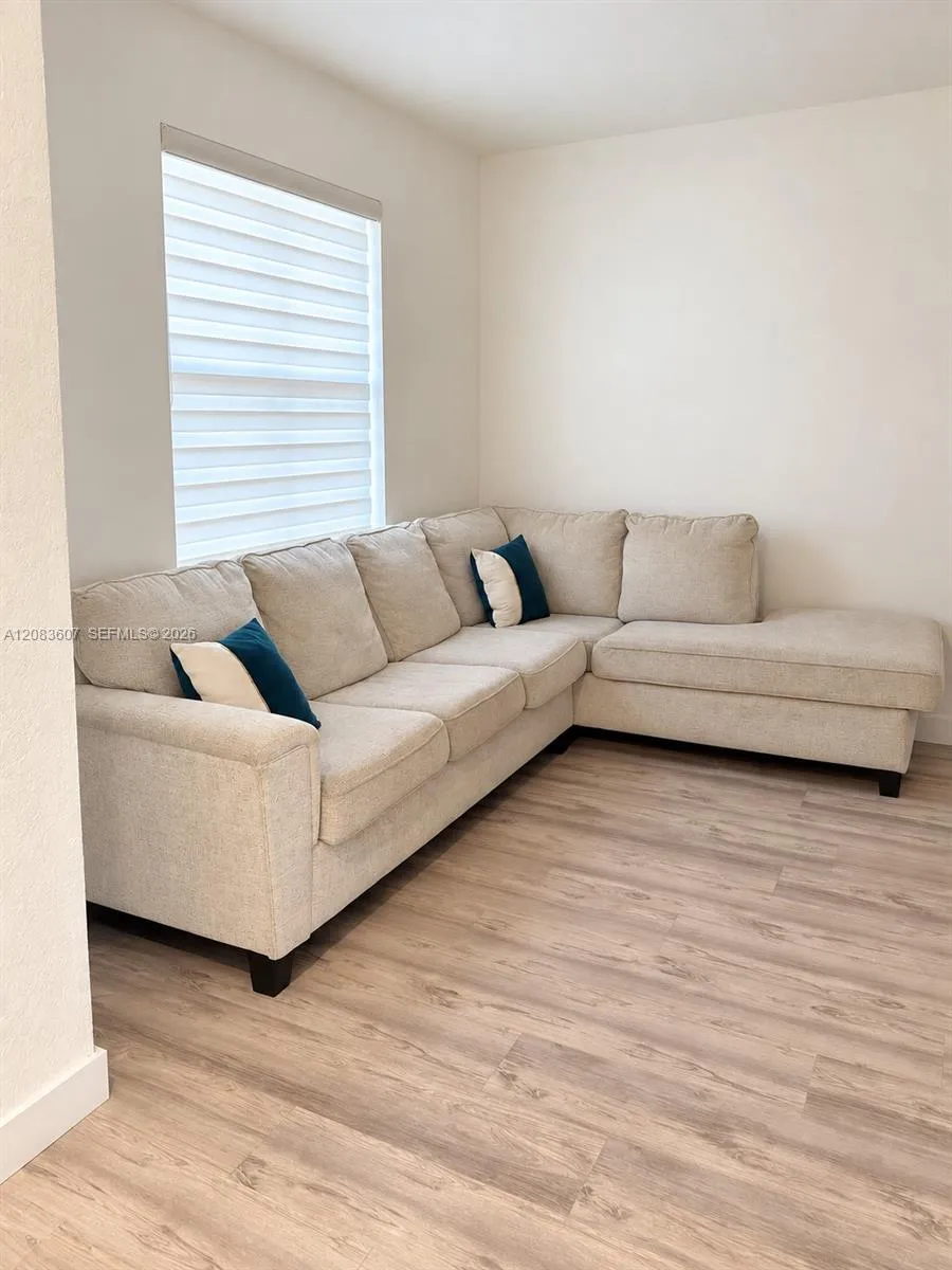 3393 W 105th Ter Hialeah, FL 33018