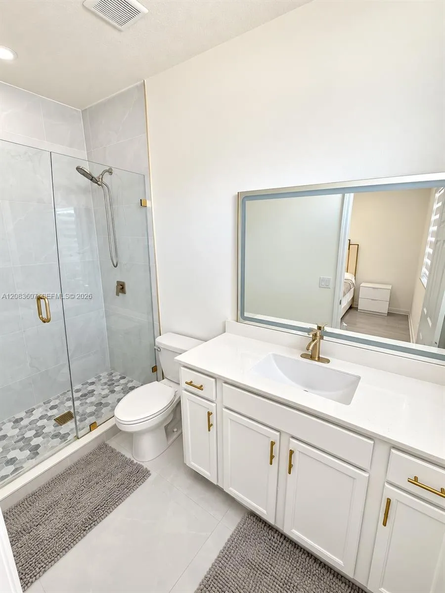 3393 W 105th Ter Hialeah, FL 33018