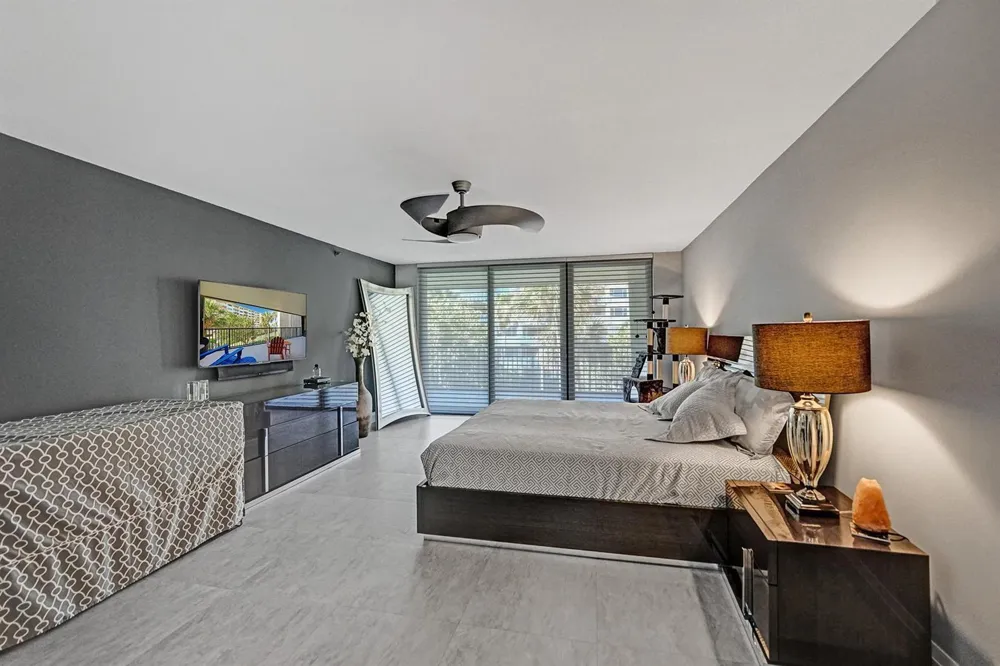 1167 Hillsboro Mile #206 Hillsboro Beach, FL 33062