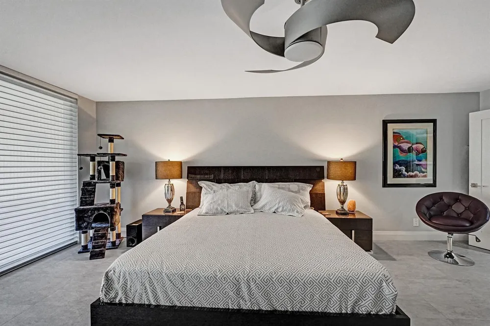 1167 Hillsboro Mile #206 Hillsboro Beach, FL 33062