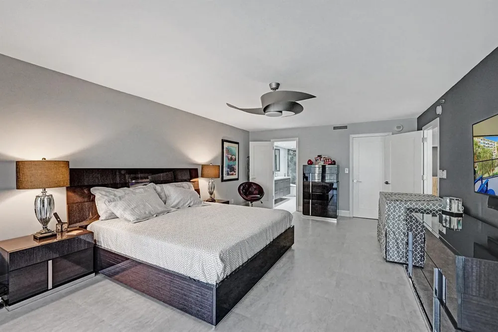 1167 Hillsboro Mile #206 Hillsboro Beach, FL 33062