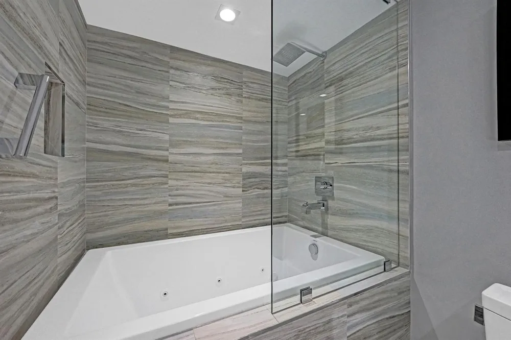 1167 Hillsboro Mile #206 Hillsboro Beach, FL 33062