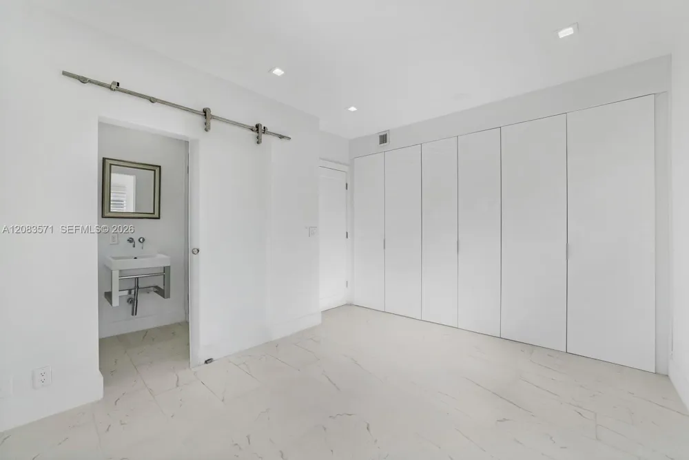 3909 Garden Ave #4 Miami Beach, FL 33140