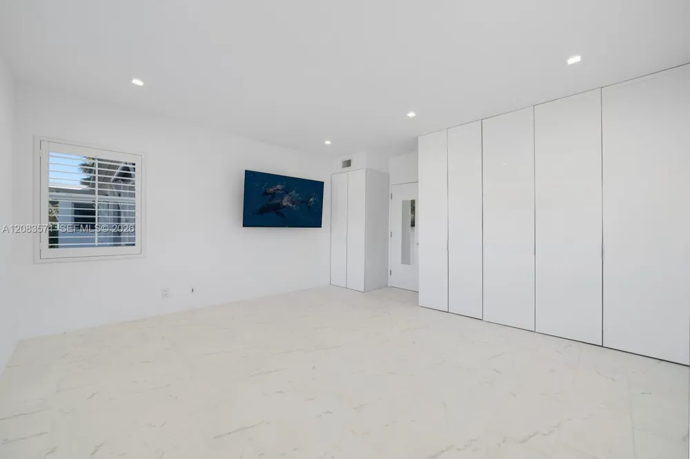 3909 Garden Ave #4 Miami Beach, FL 33140