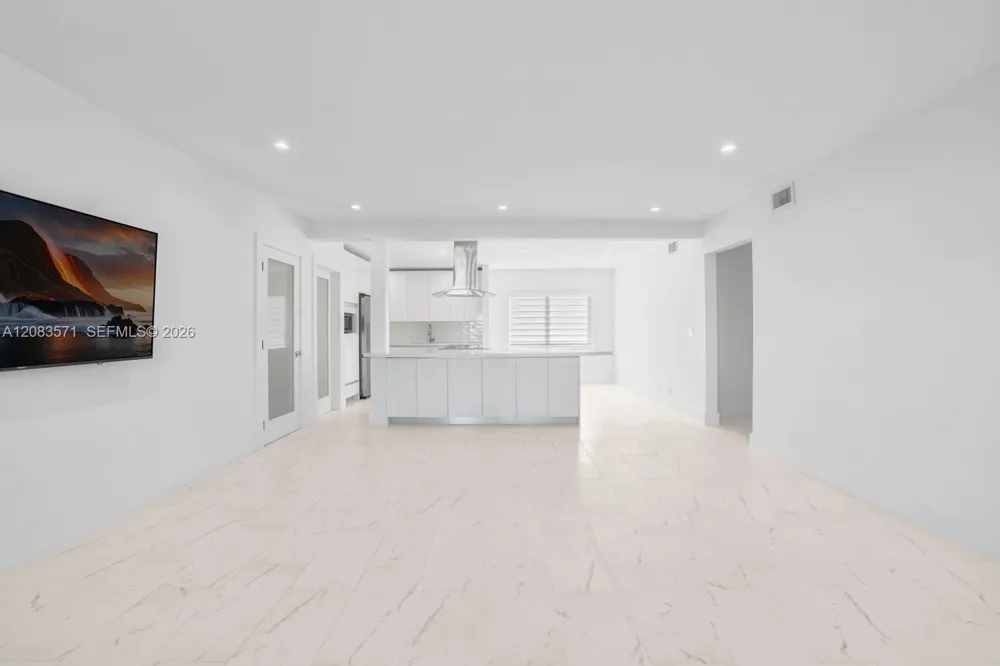 3909 Garden Ave #4 Miami Beach, FL 33140