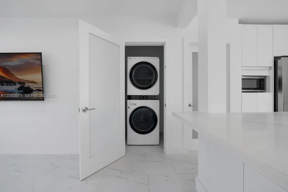 3909 Garden Ave #4 Miami Beach, FL 33140