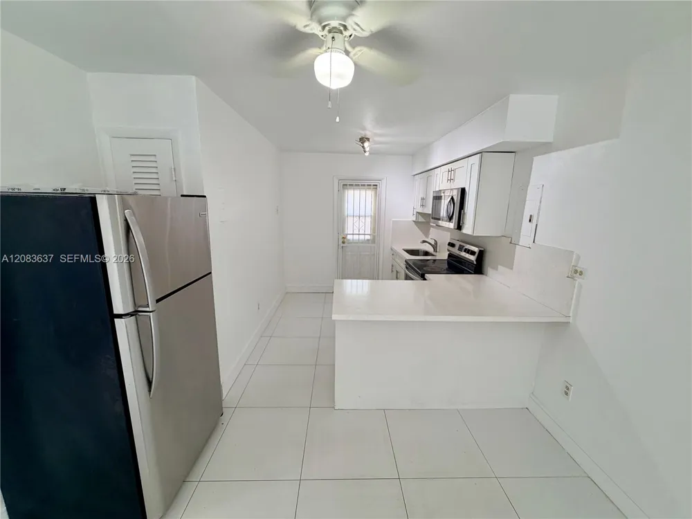 1057 SW 7th St #1 Miami, FL 33130