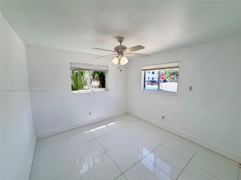 1057 SW 7th St #1 Miami, FL 33130