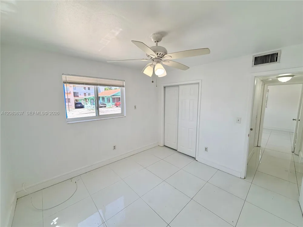 1057 SW 7th St #1 Miami, FL 33130