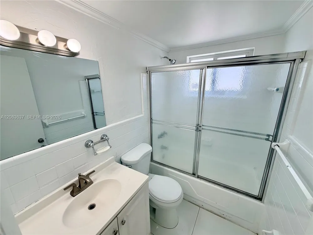 1057 SW 7th St #1 Miami, FL 33130