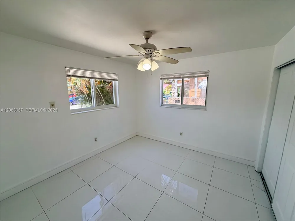 1057 SW 7th St #1 Miami, FL 33130