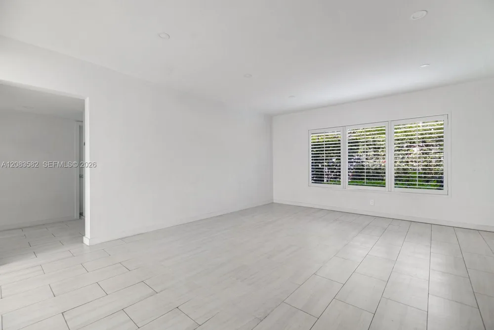 3909 Garden Ave #1 Miami Beach, FL 33140