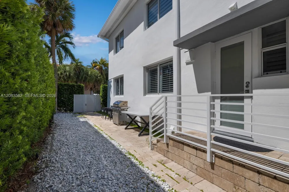 3909 Garden Ave #1 Miami Beach, FL 33140