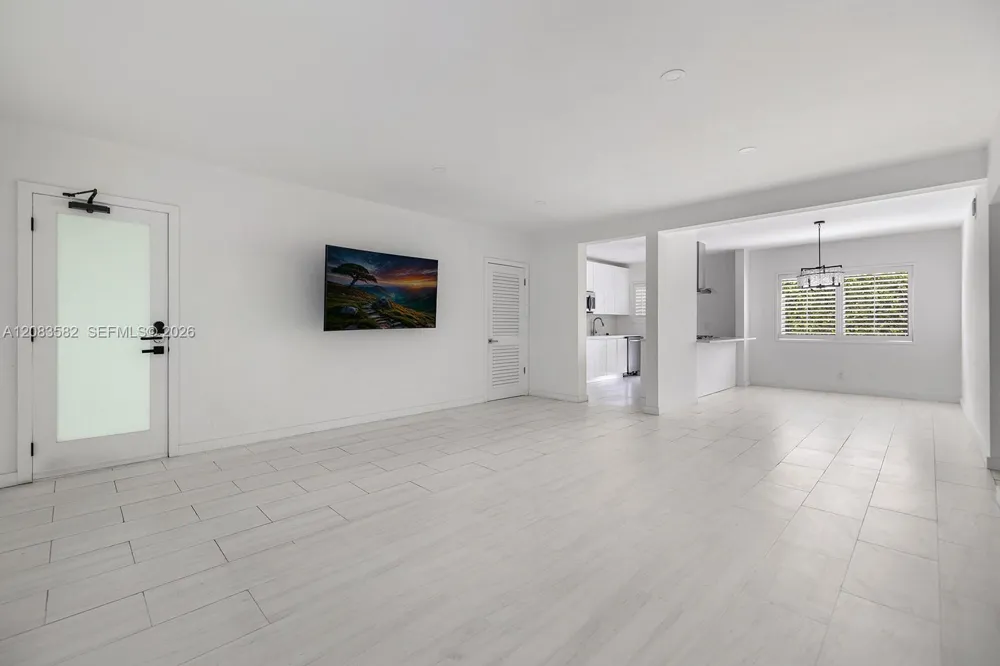3909 Garden Ave #1 Miami Beach, FL 33140