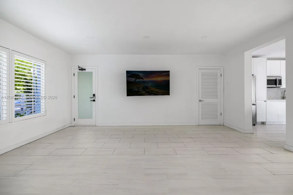 3909 Garden Ave #1 Miami Beach, FL 33140