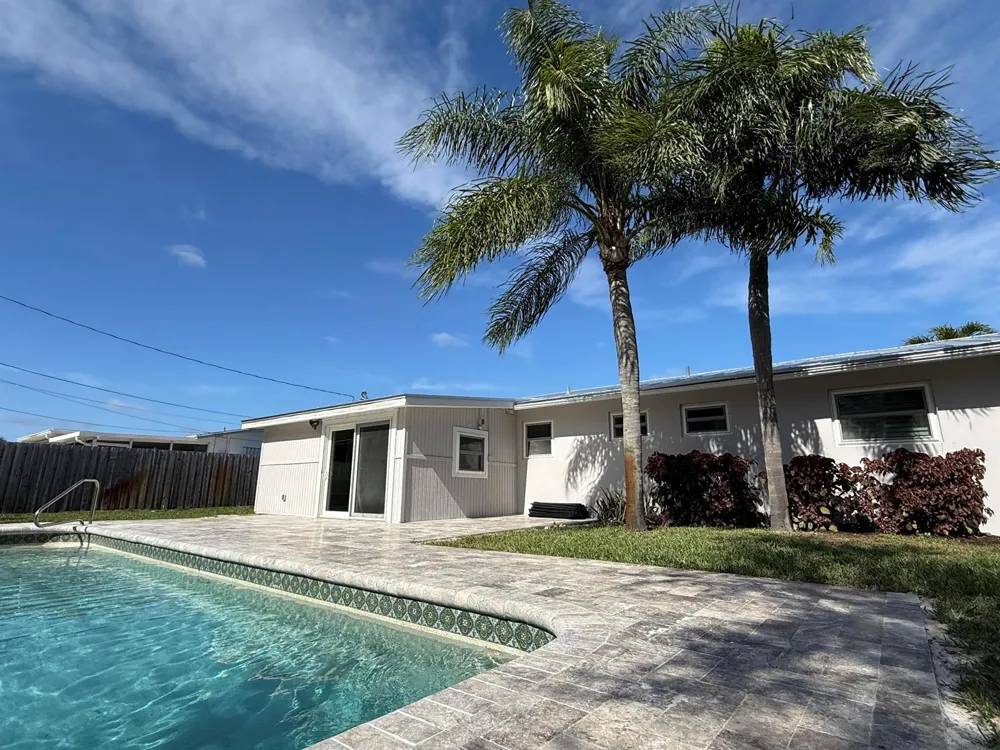 16 Ridgewood Circle Tequesta, FL 33469