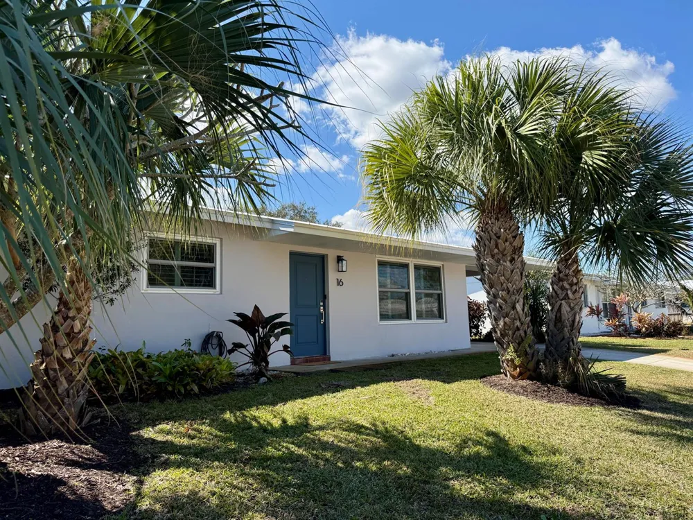 16 Ridgewood Circle Tequesta, FL 33469